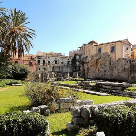 Macallé Syracuse